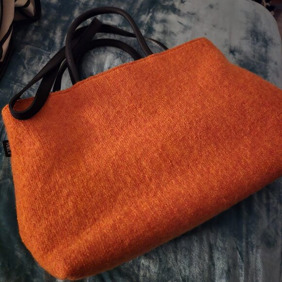 FURLA - Chic & Cozy: Orange Wool Handbag with Crossbody strap - Picture 3 of 12